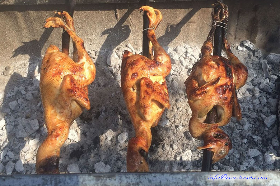 Lôi Âm Roasted Chicken (Ga nuong Loi Am)